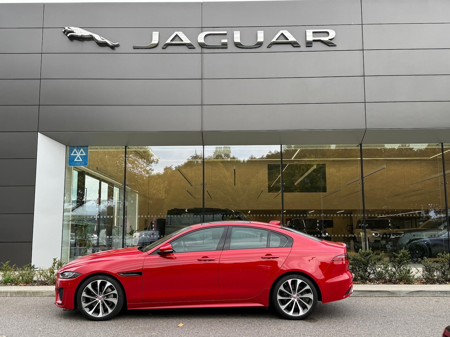 Used Jaguar XE 2019 for sale - 76158581: Photo 8