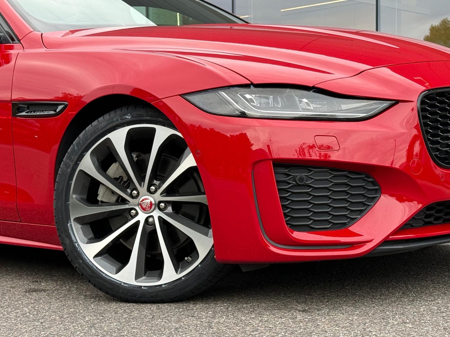Used Jaguar XE 2019 for sale - 76158581: Photo 9