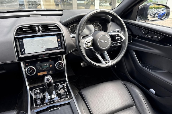 Used Jaguar XE 2021 for sale - 75401468: Photo 26