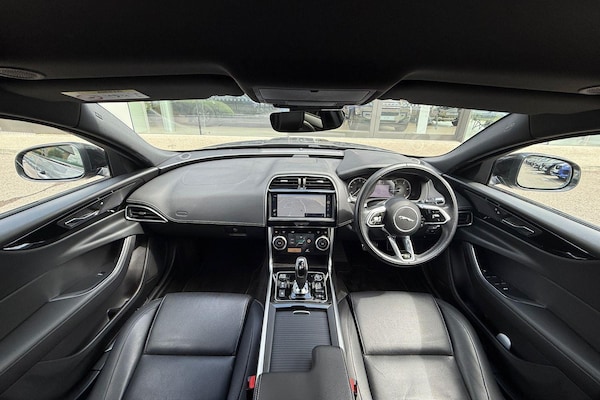 Used Jaguar XE 2021 for sale - 75401468: Photo 3
