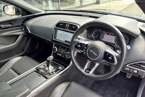 Used Jaguar XE 2021 for sale - 75401468: Photo 44