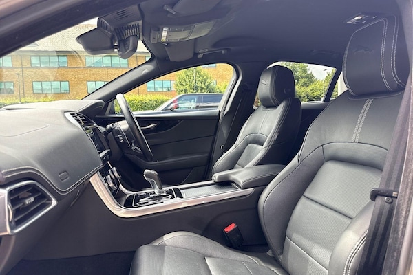 Used Jaguar XE 2021 for sale - 75401468: Photo 46