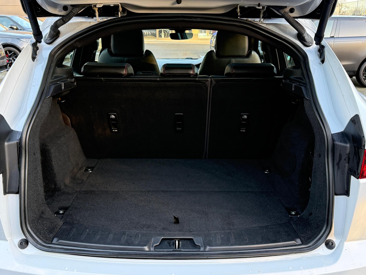 Used Jaguar E-Pace 2019 for sale - 76976060: Photo 28