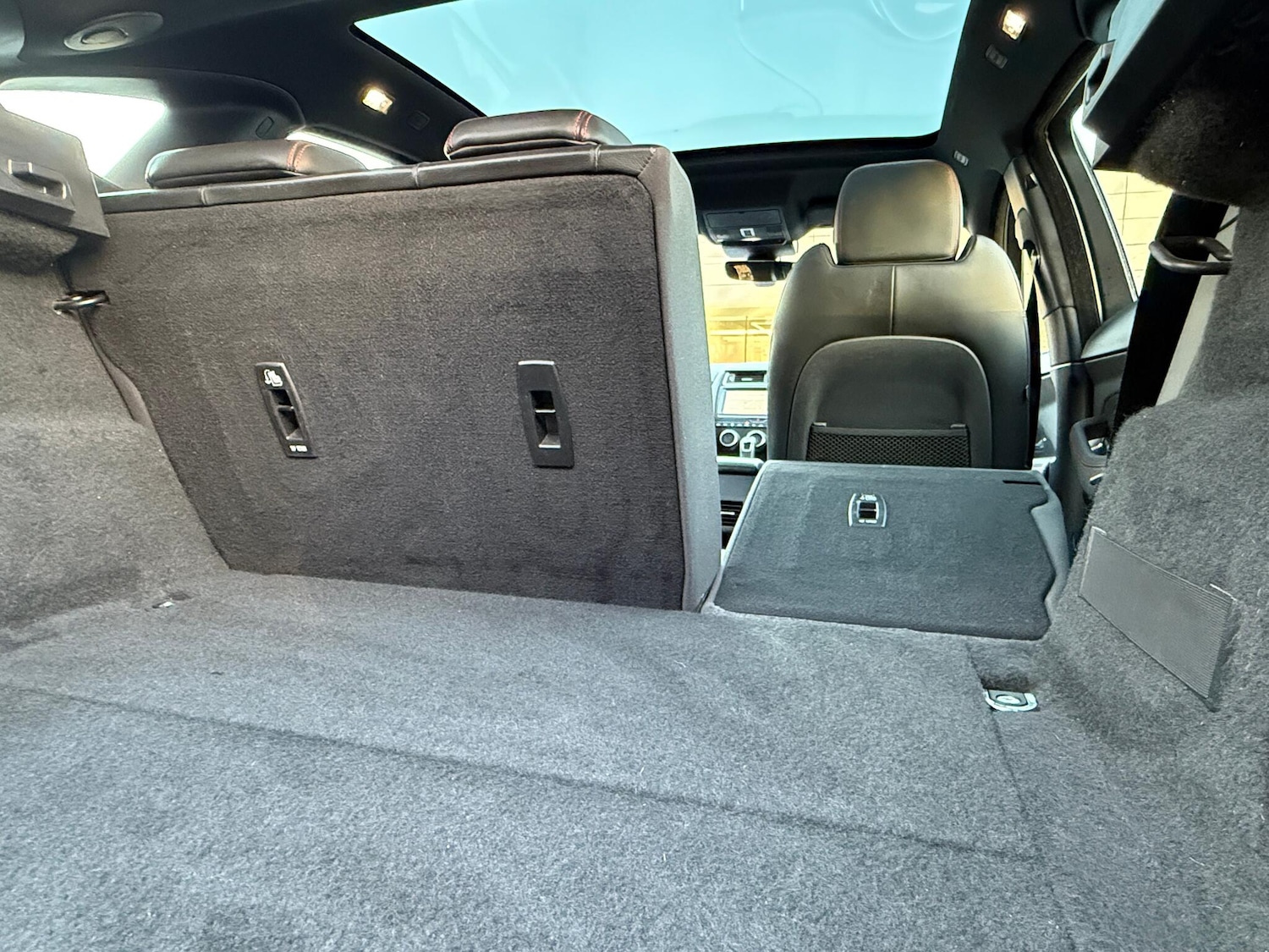 Used Jaguar E-Pace 2019 for sale - 76976060: Photo 29