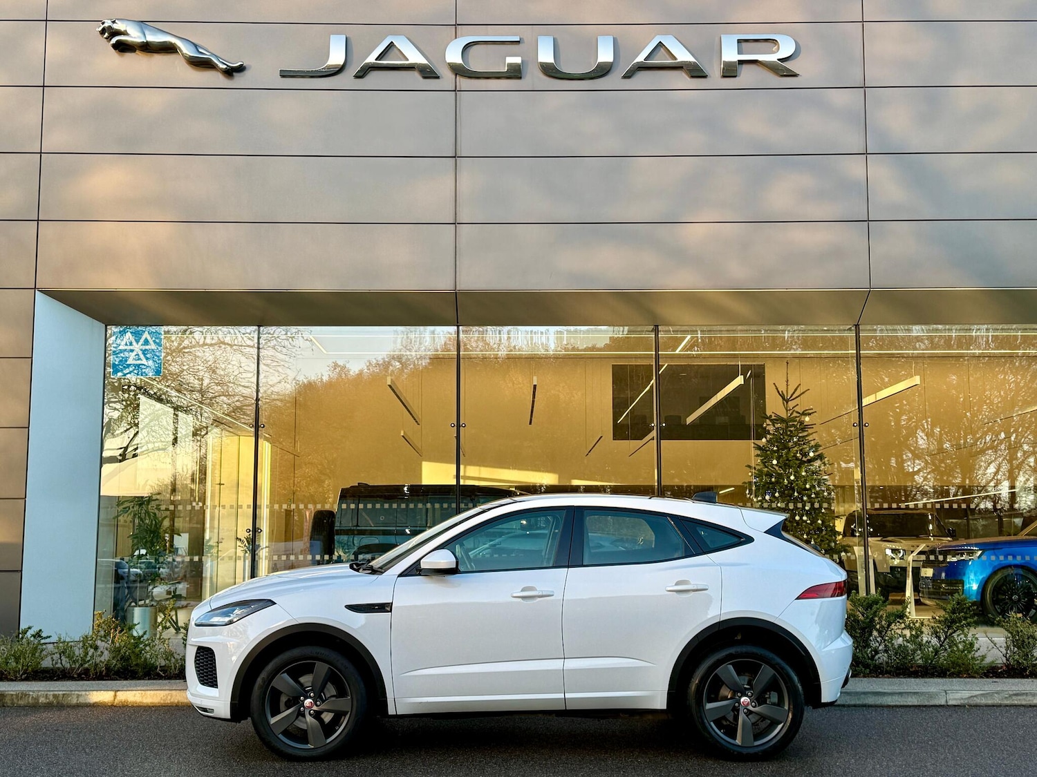 Used Jaguar E-Pace 2019 for sale - 76976060: Photo 7