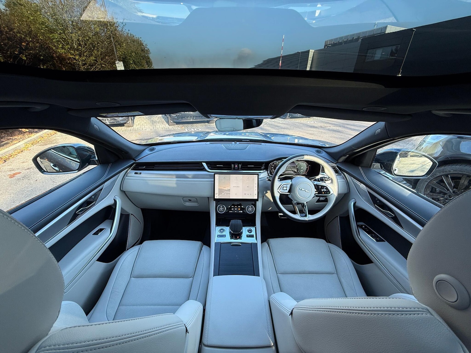 Used Jaguar F-Pace for sale - 76702147: Photo 3