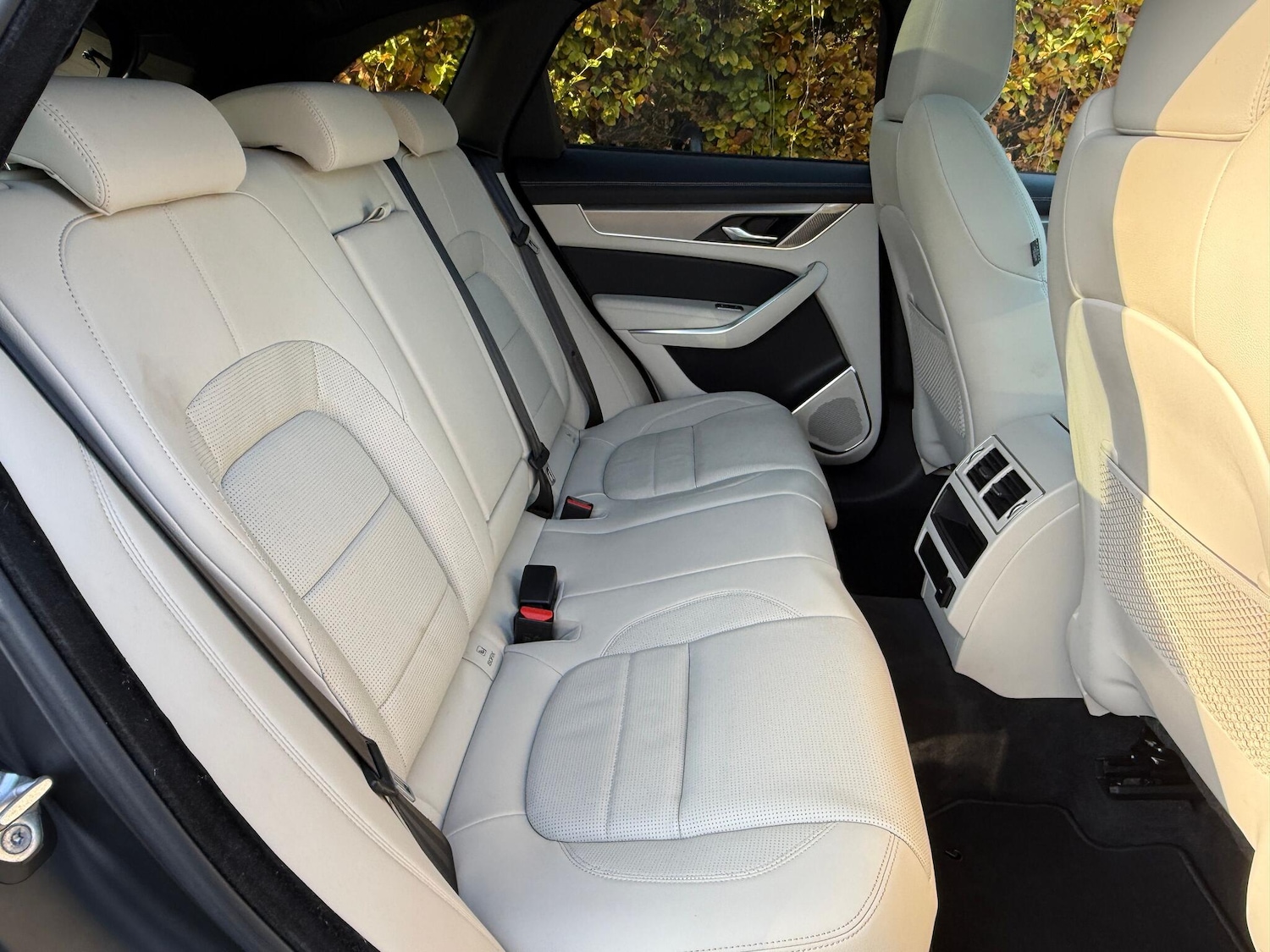 Used Jaguar F-Pace for sale - 76702147: Photo 32