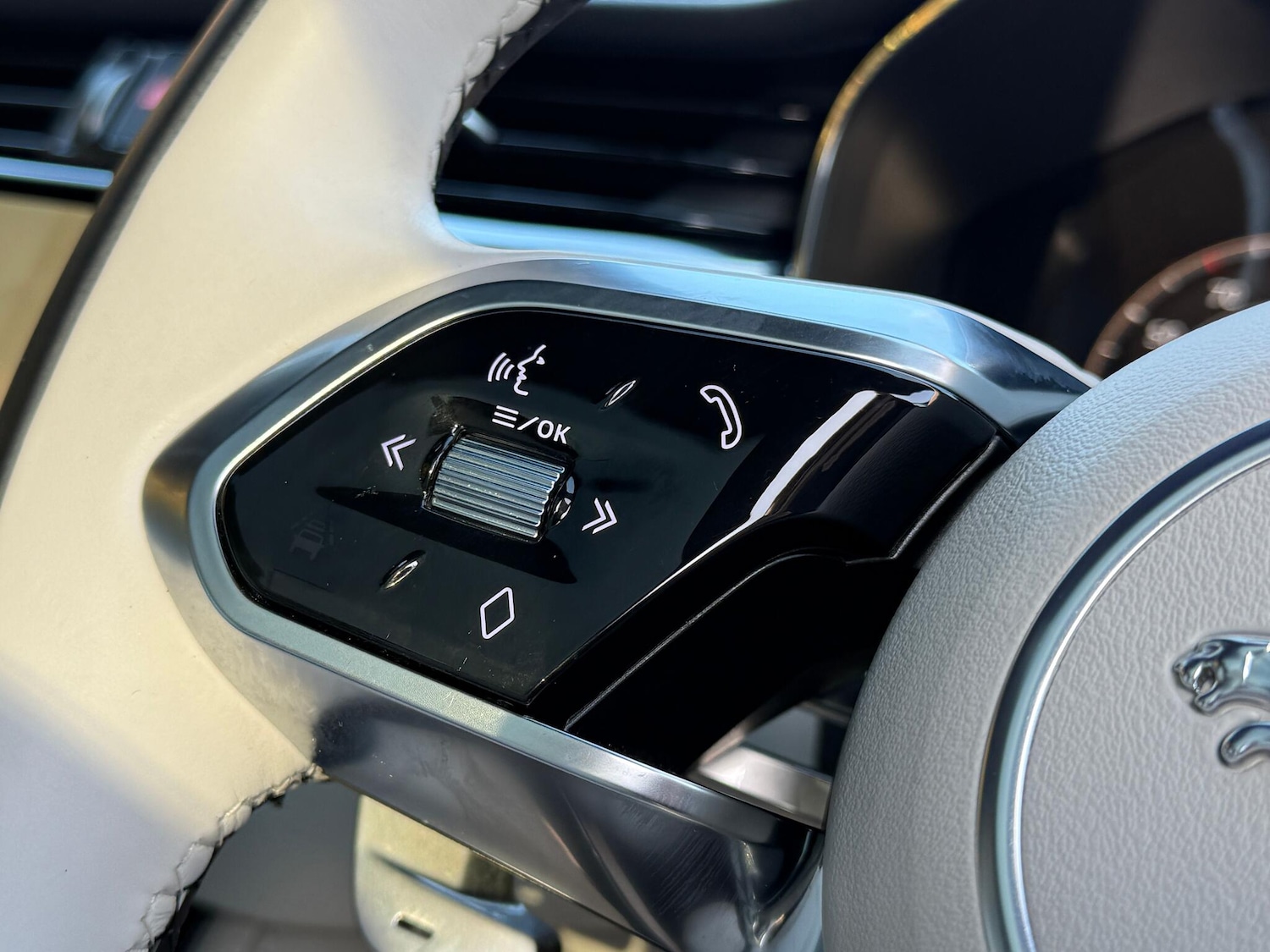 Used Jaguar F-Pace for sale - 76702147: Photo 44