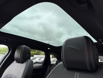 Used Jaguar F-Pace 2022 for sale - 75658117: Photo