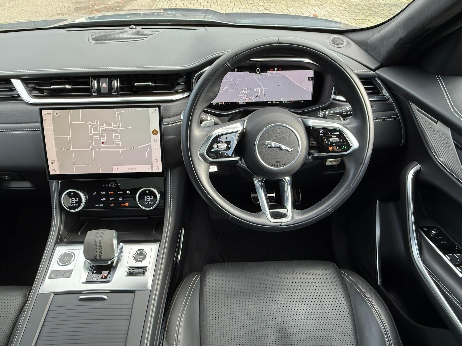 Used Jaguar F-Pace 2023 for sale - 77238451: Photo 25