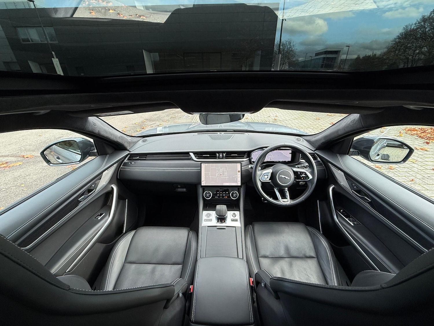 Used Jaguar F-Pace 2023 for sale - 77238451: Photo 3