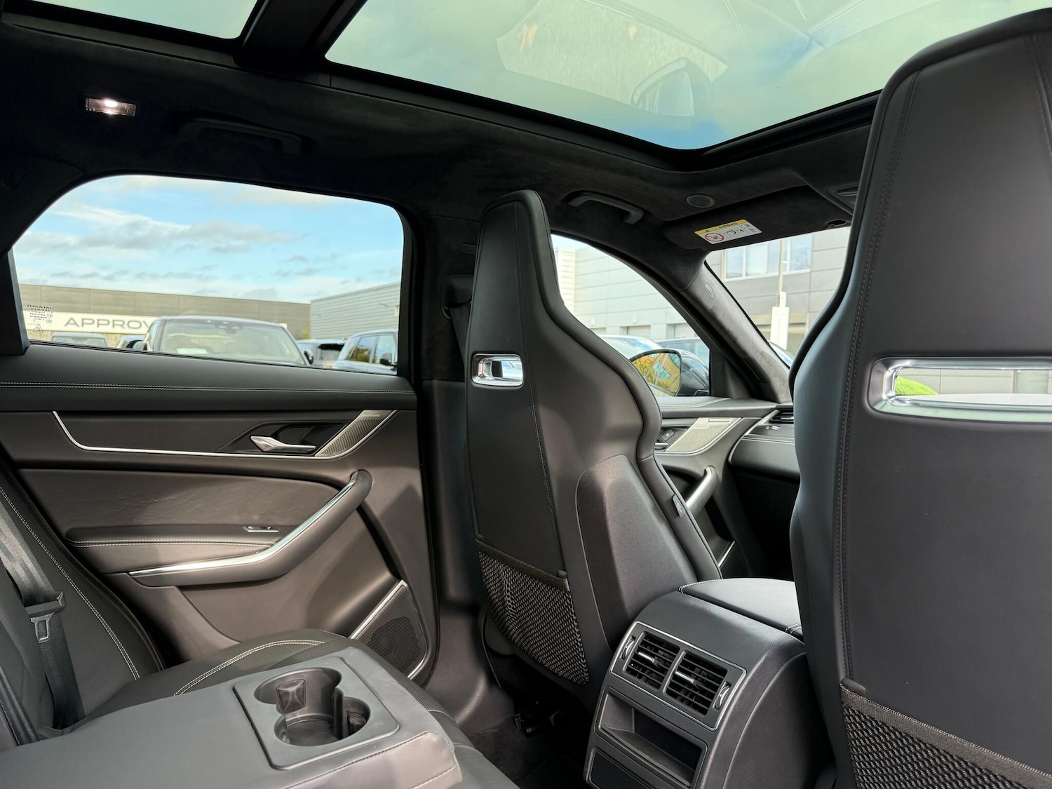 Used Jaguar F-Pace 2023 for sale - 77238451: Photo 32