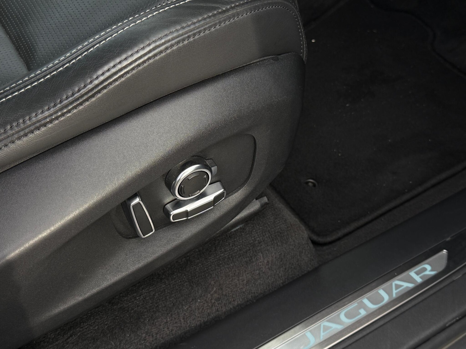 Used Jaguar F-Pace 2023 for sale - 77238451: Photo 36