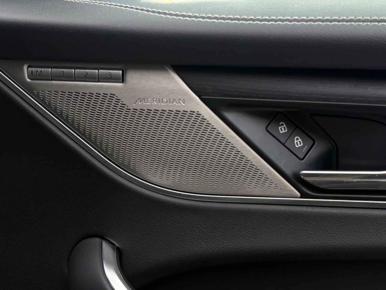 Used Jaguar F-Pace 2023 for sale - 77238451: Photo 47