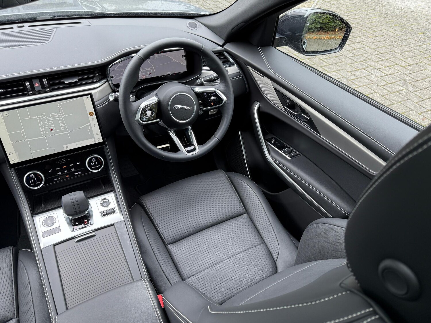 Used Jaguar F-Pace 2024 for sale - 76002558: Photo 30
