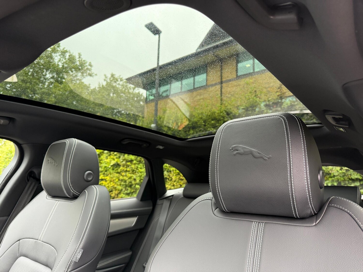 Used Jaguar F-Pace 2024 for sale - 76002558: Photo 4