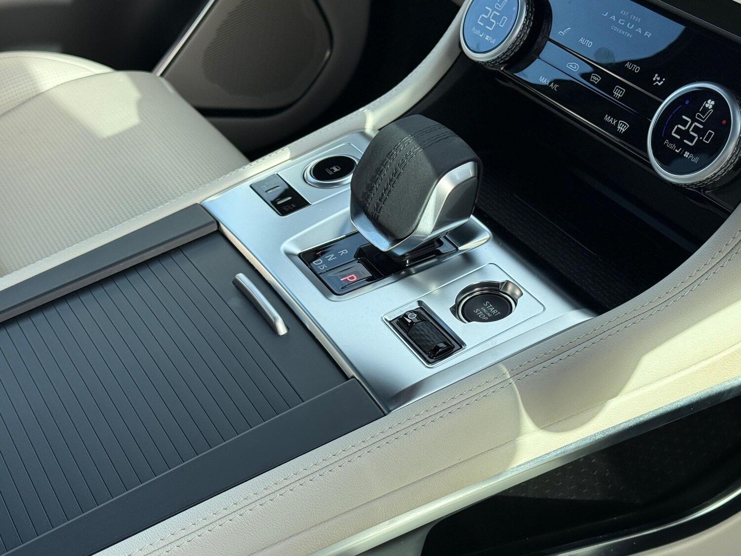 Used Jaguar F-Pace 2024 for sale - 77456123: Photo 18