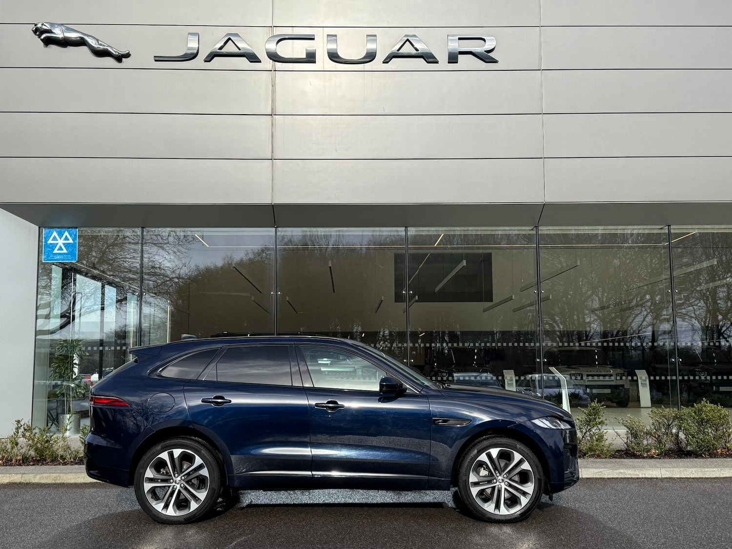 Used Jaguar F-Pace 2024 for sale - 77456123: Photo 2