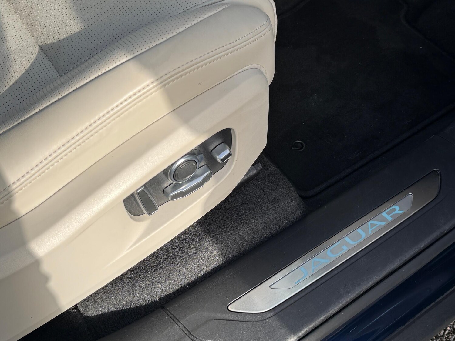 Used Jaguar F-Pace 2024 for sale - 77456123: Photo 32