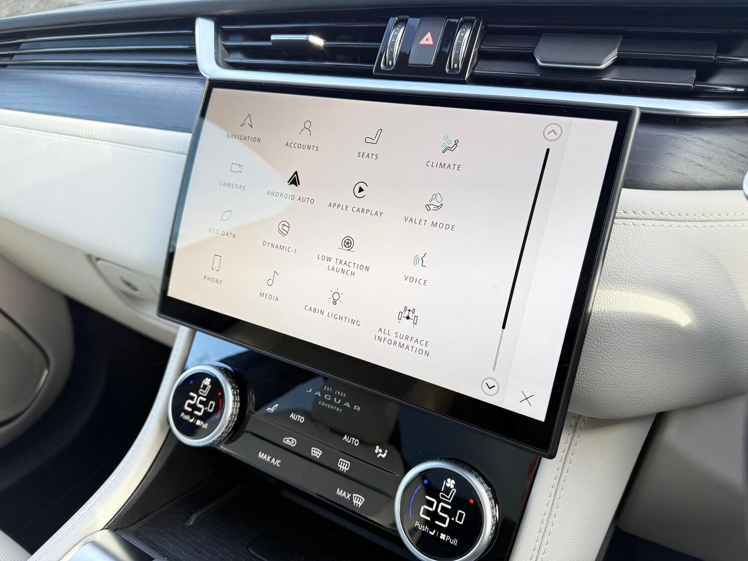 Used Jaguar F-Pace 2024 for sale - 77456123: Photo 44