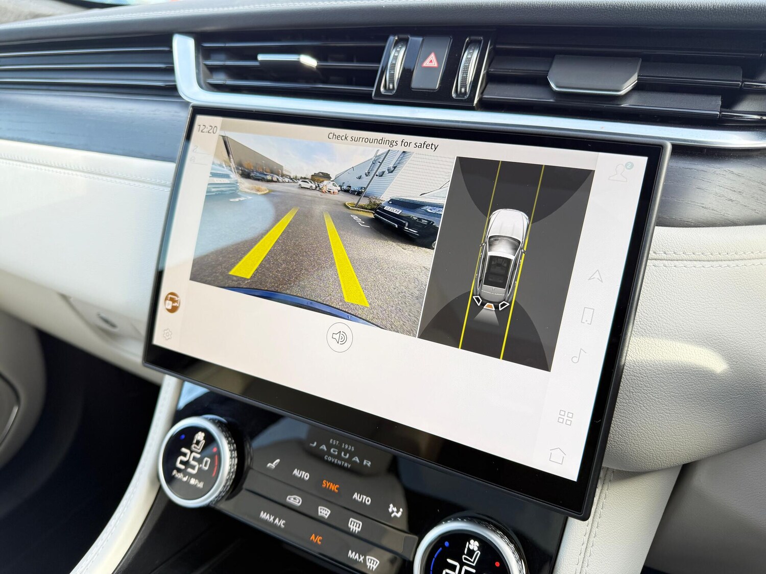 Used Jaguar F-Pace 2024 for sale - 77456123: Photo 6