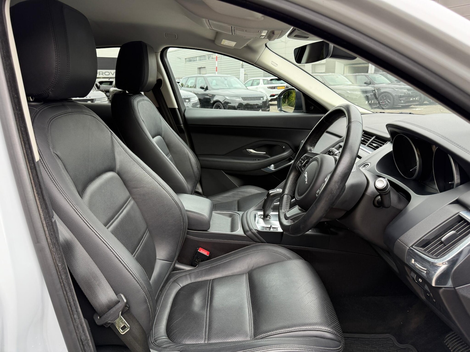 Used Jaguar E-Pace 2017 for sale - 76152250: Photo 35