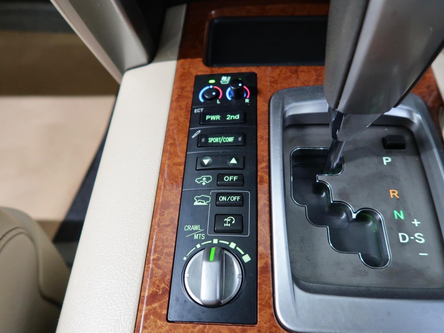 Used Toyota Land Cruiser 2013 for sale - 76743385: Photo 17