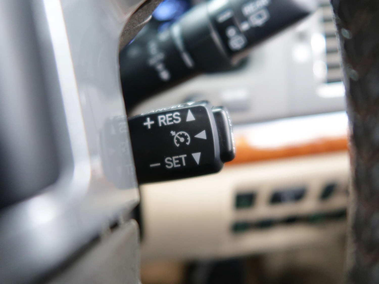 Used Toyota Land Cruiser 2013 for sale - 76743385: Photo 31