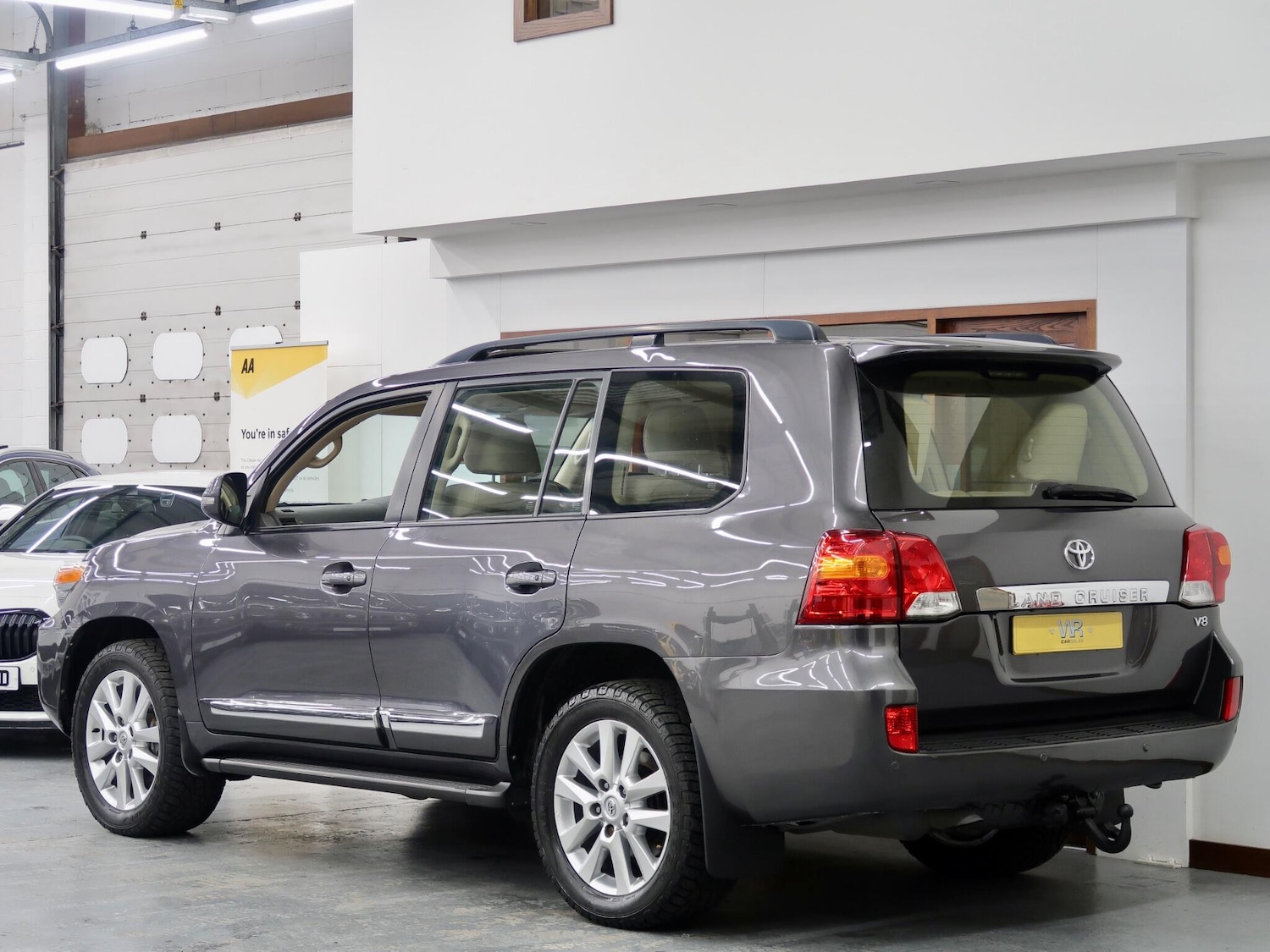 Used Toyota Land Cruiser 2013 for sale - 76743385: Photo 6