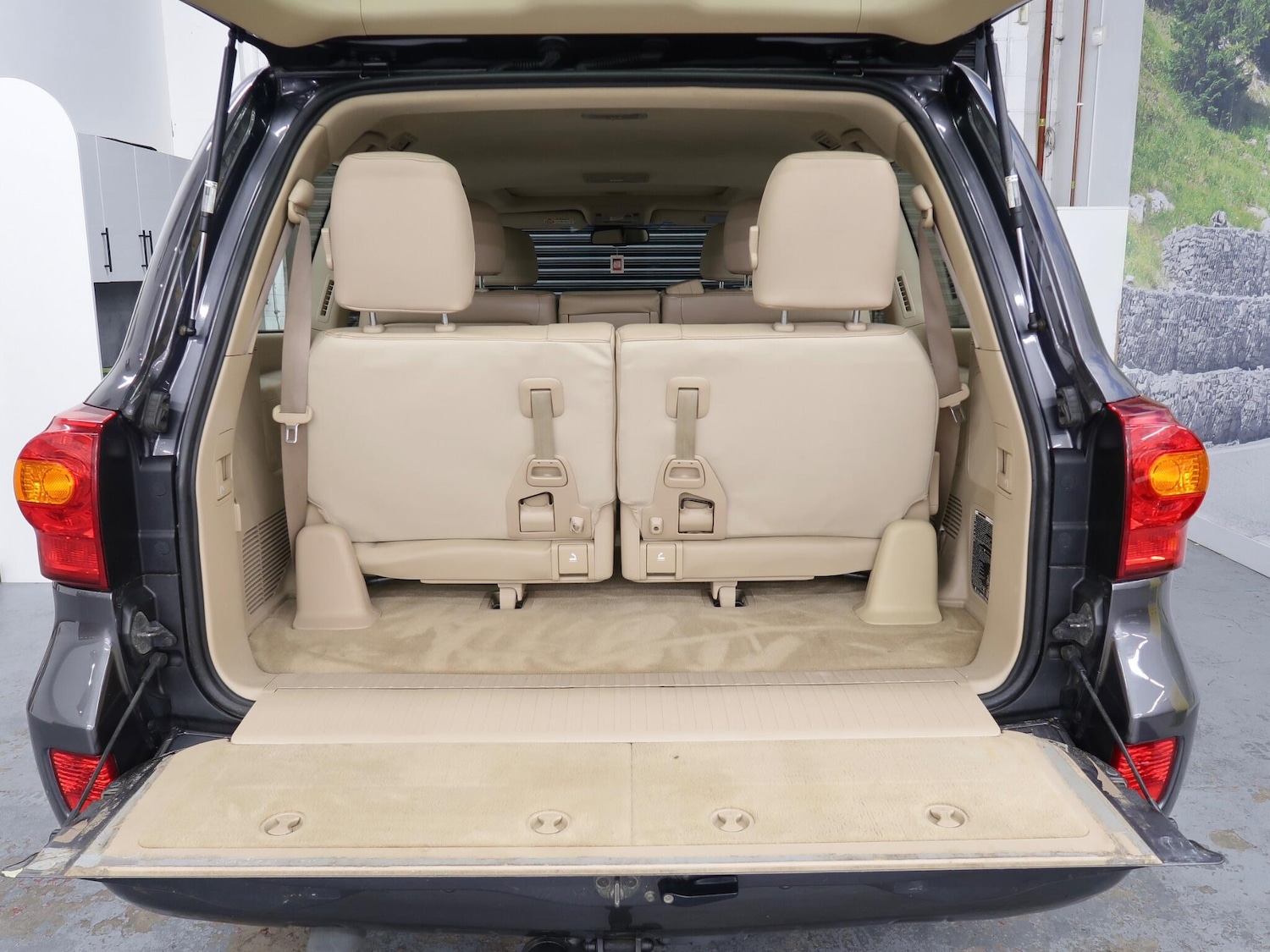 Used Toyota Land Cruiser 2013 for sale - 76743385: Photo 65