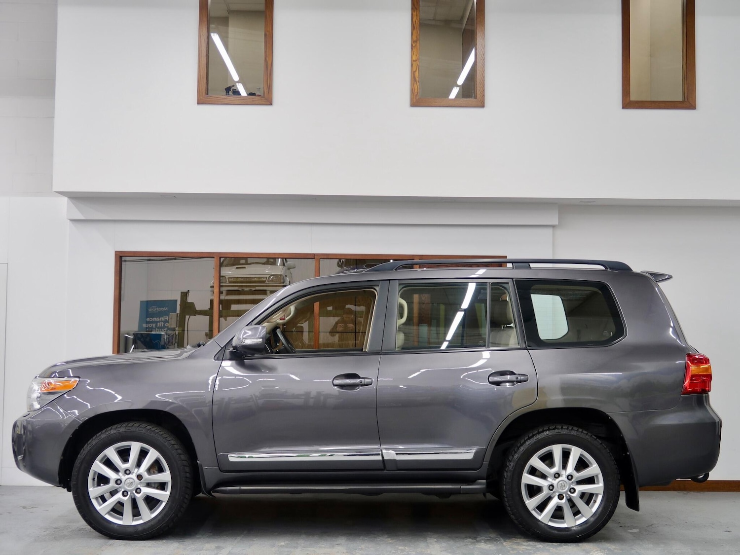 Used Toyota Land Cruiser 2013 for sale - 76743385: Photo 7