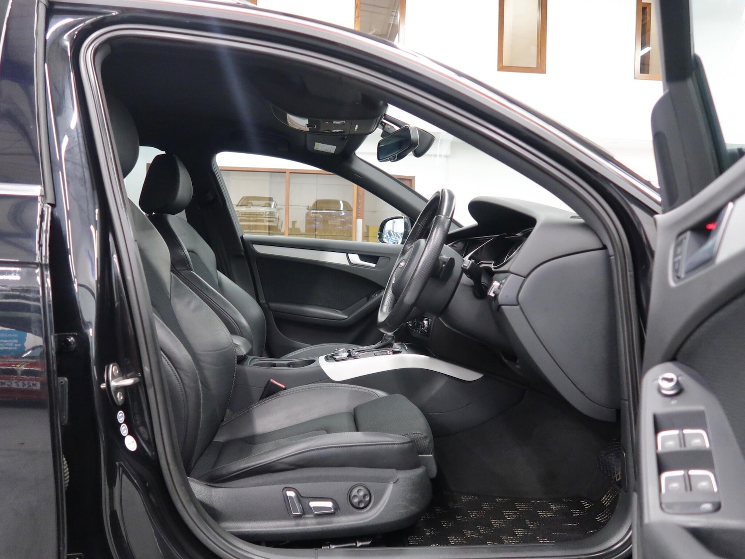 Used Audi A4 Avant for sale - 76801695: Photo 47