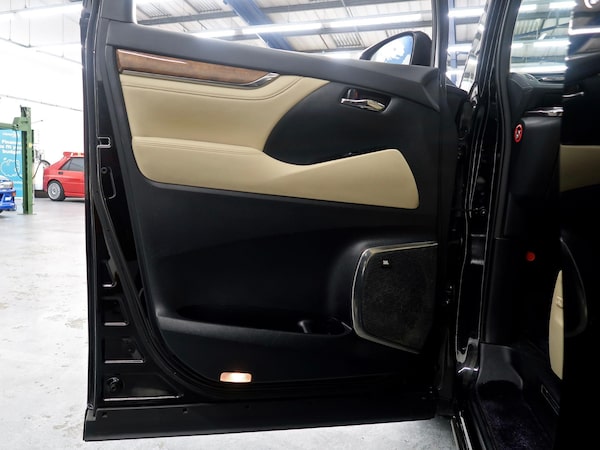 Used Toyota Alphard 2016 for sale - 72936533: Photo 32
