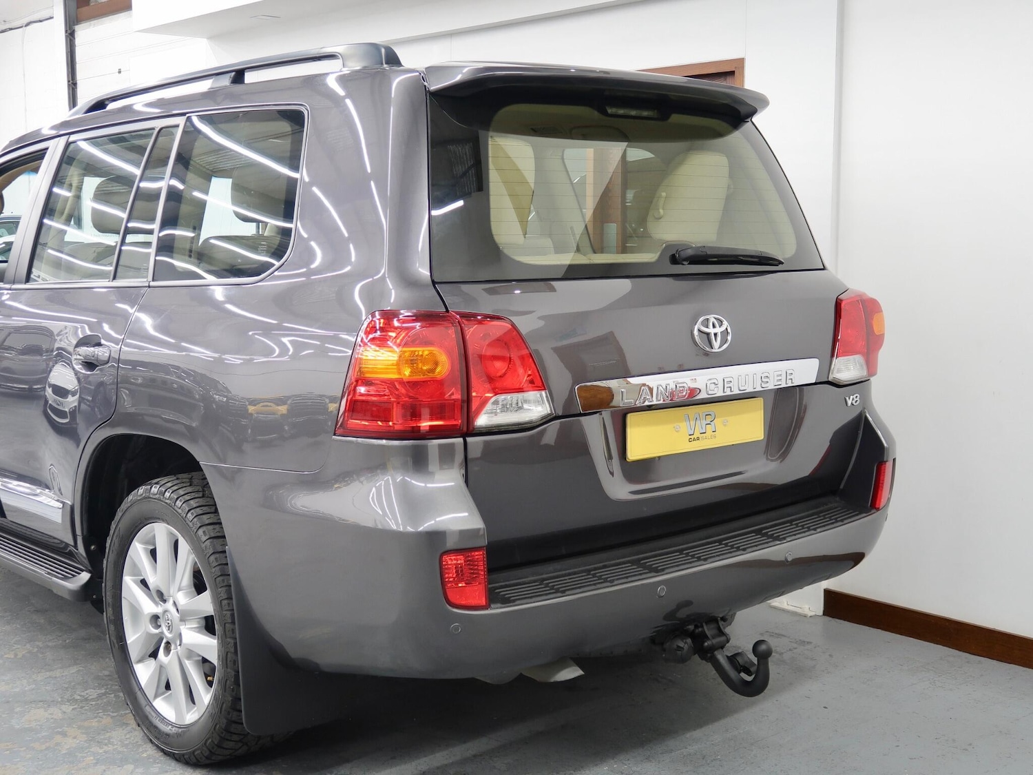 Used Toyota Land Cruiser 2013 for sale - 77067130: Photo 12