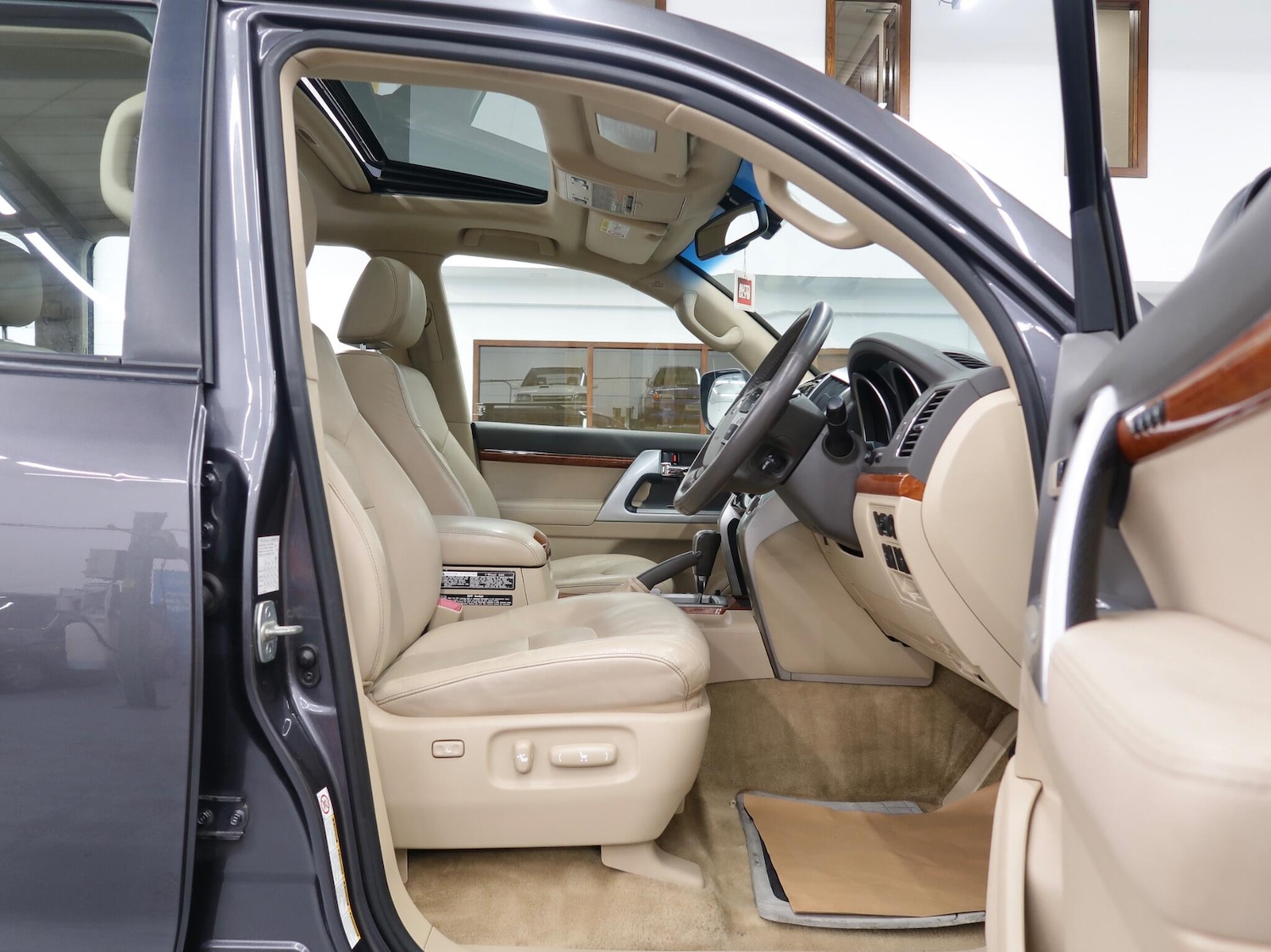 Used Toyota Land Cruiser 2013 for sale - 77067130: Photo 23