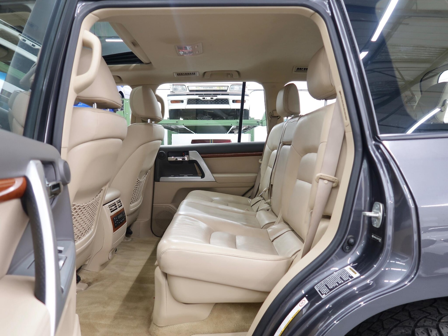 Used Toyota Land Cruiser 2013 for sale - 77067130: Photo 25