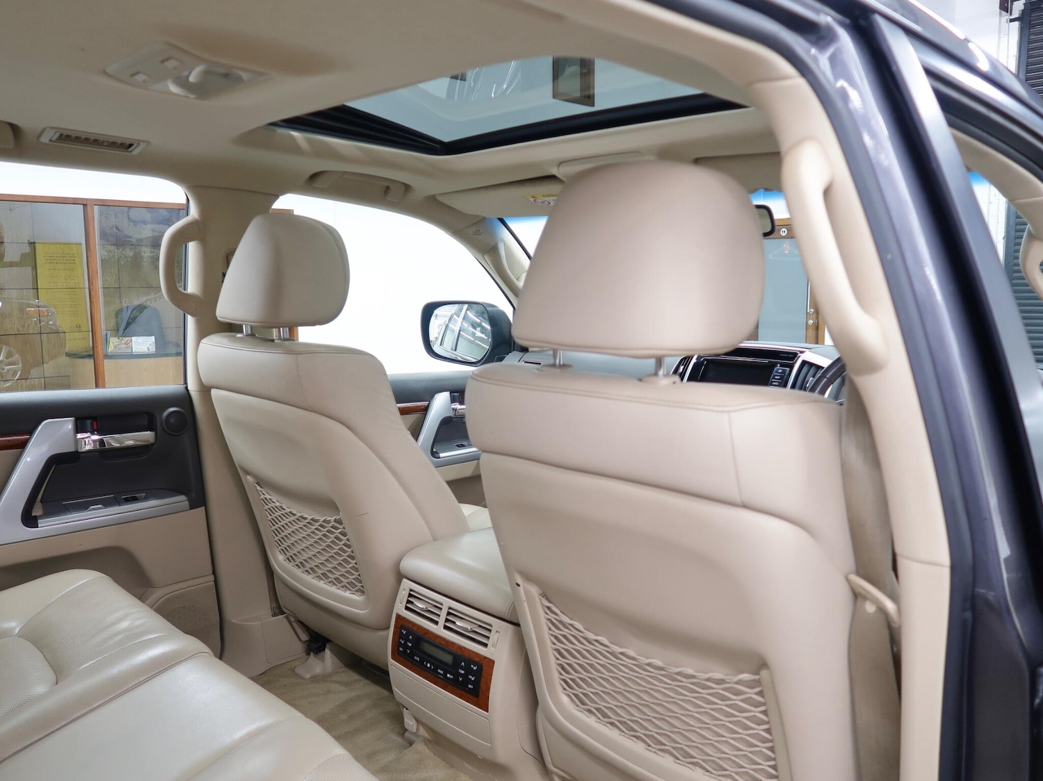 Used Toyota Land Cruiser 2013 for sale - 77067130: Photo 28