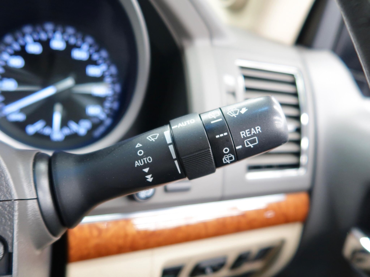 Used Toyota Land Cruiser 2013 for sale - 77067130: Photo 33