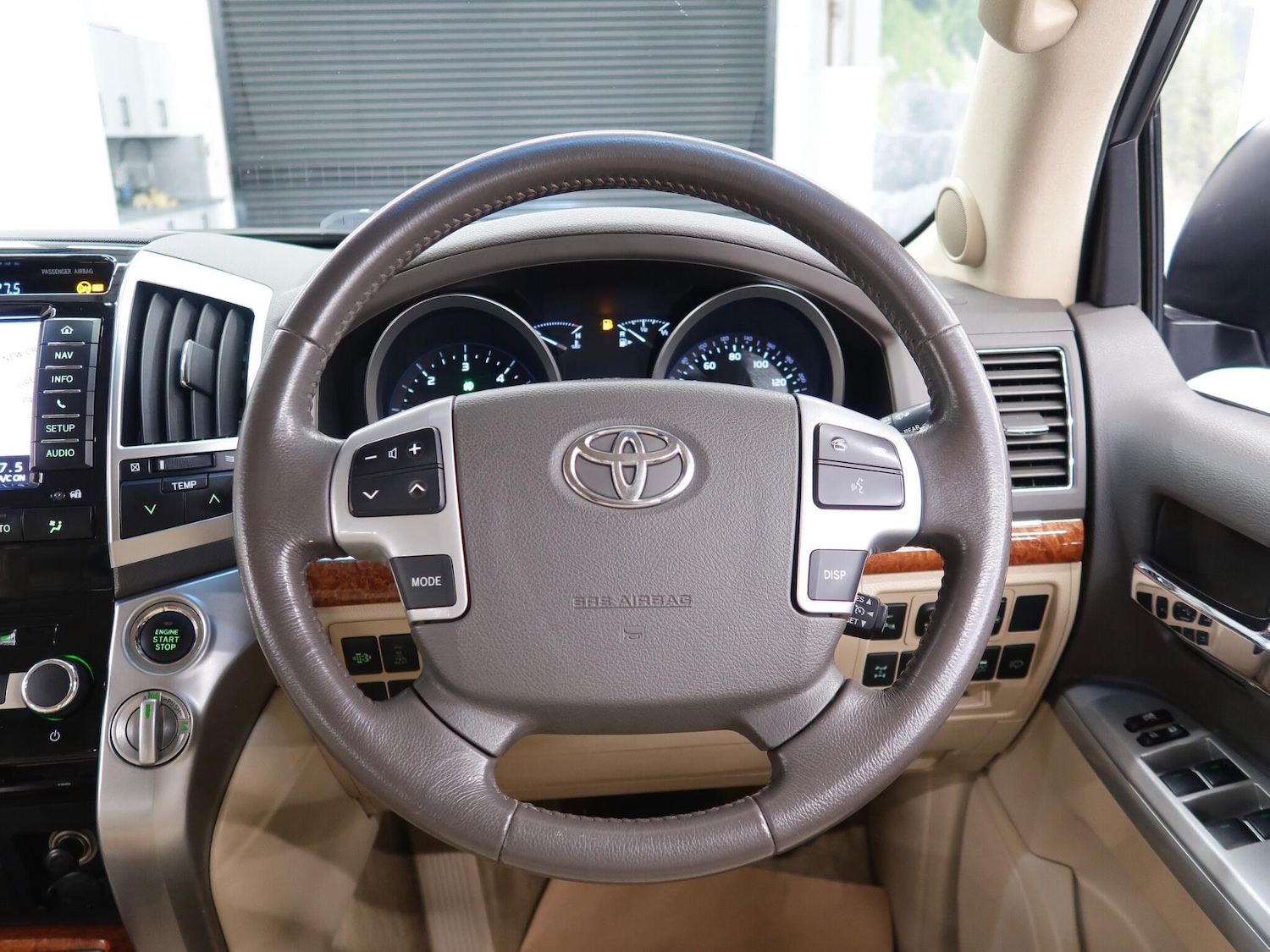Used Toyota Land Cruiser 2013 for sale - 77067130: Photo 54