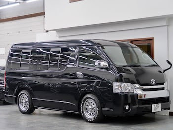 Toyota HiAce feature image