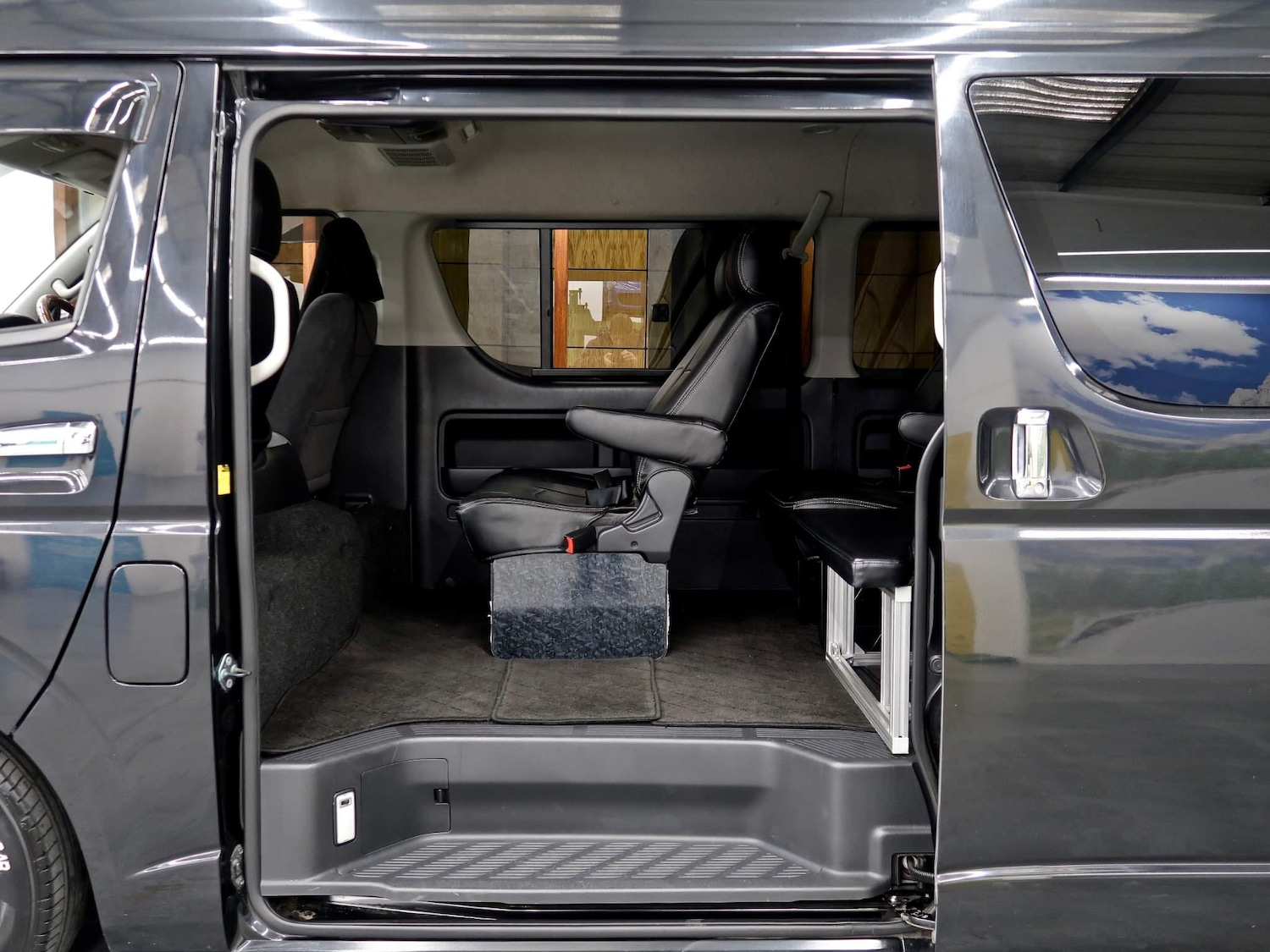 Used Toyota HiAce 2024 for sale - 77001656: Photo 27