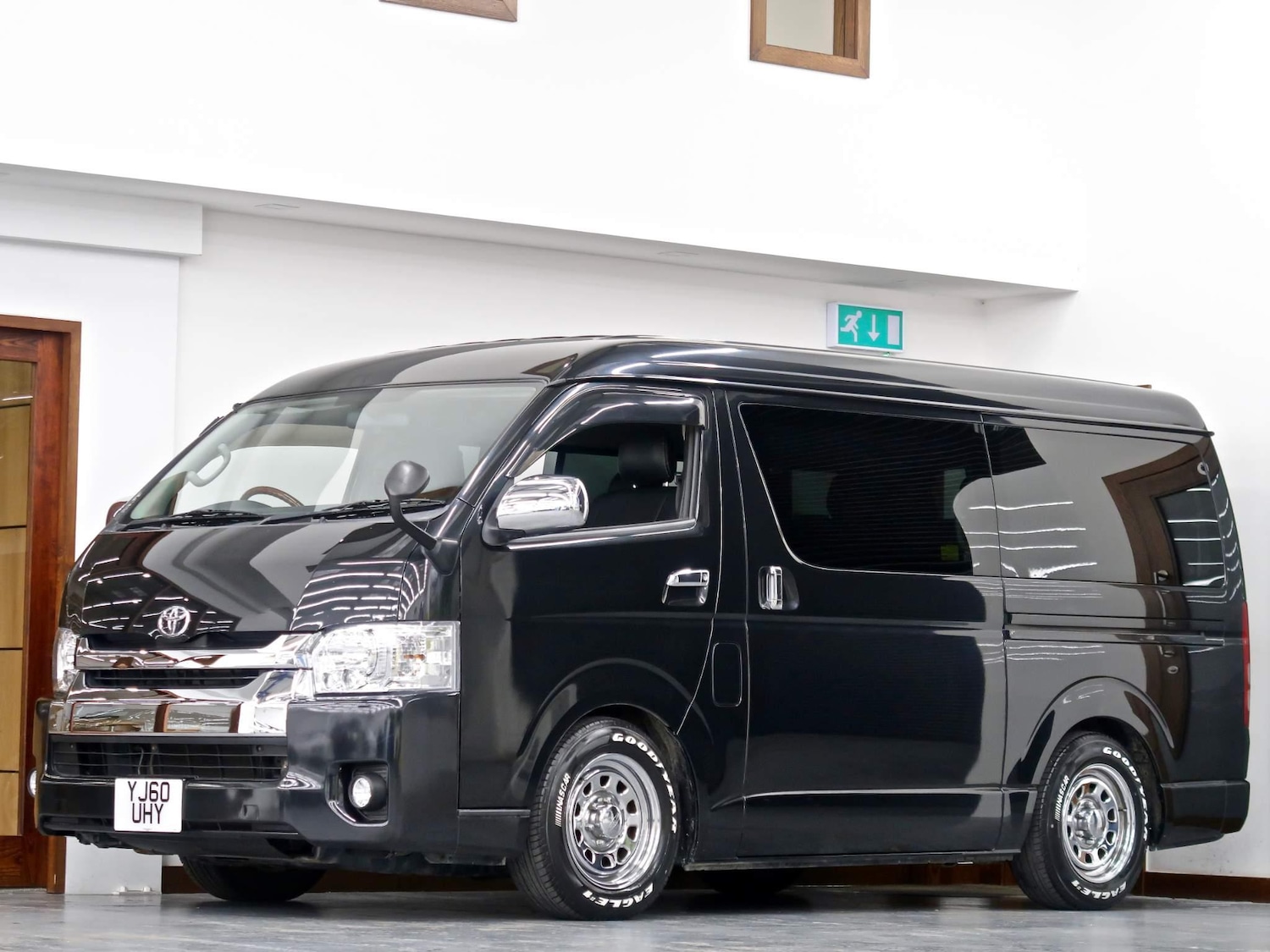 Used Toyota HiAce 2024 for sale - 77001656: Photo 32