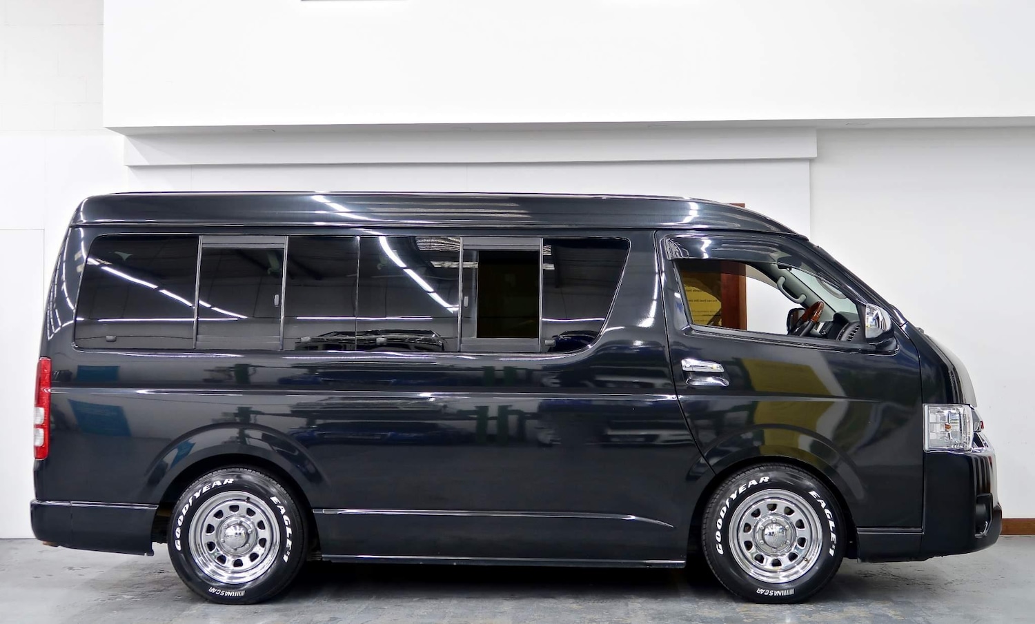 Used Toyota HiAce 2024 for sale - 77001656: Photo 6