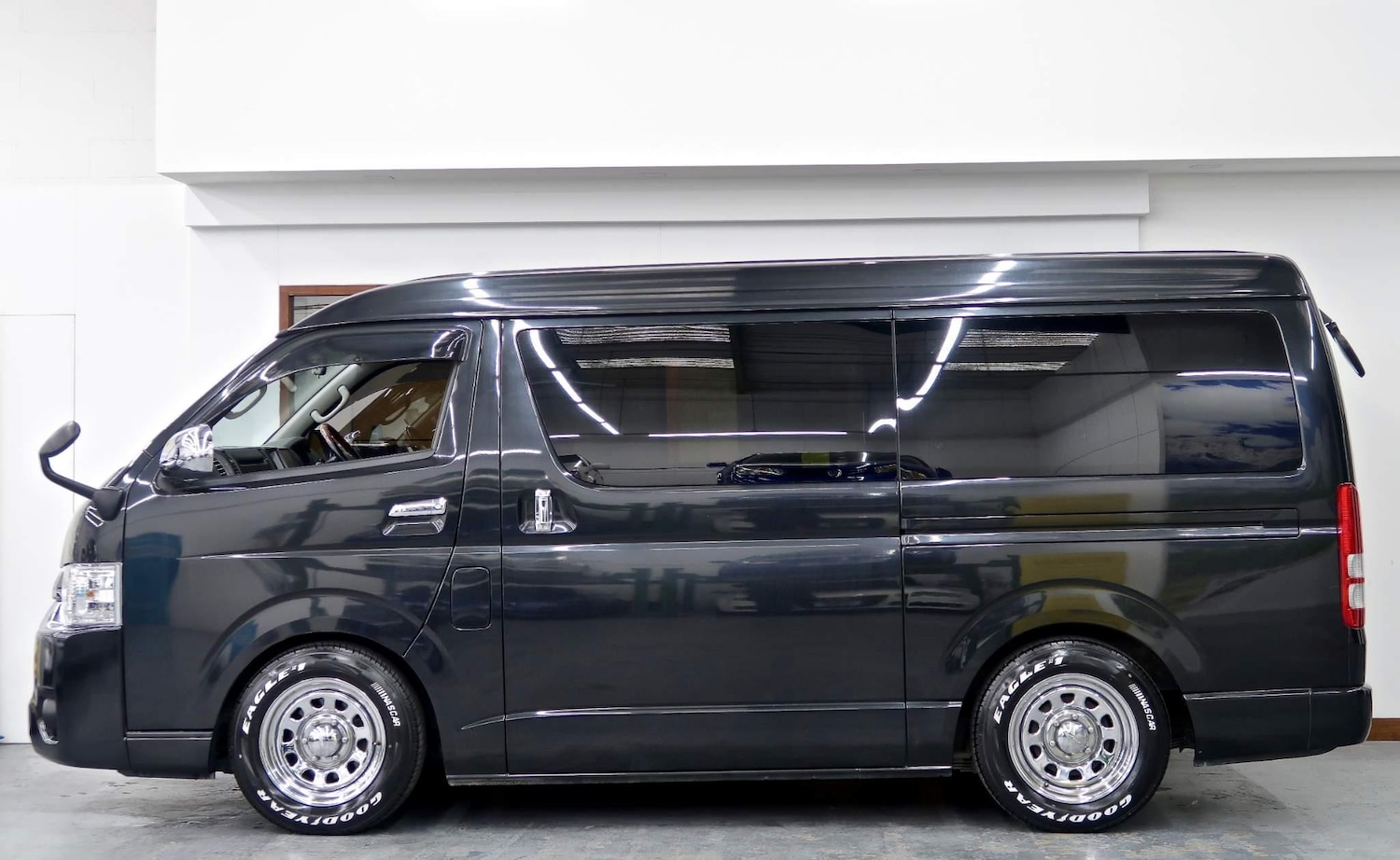 Used Toyota HiAce 2024 for sale - 77001656: Photo 8