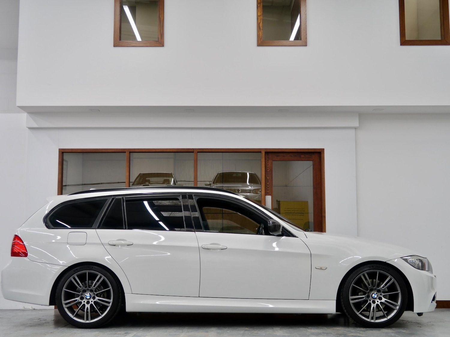 Used BMW 3 Series 2010 for sale - 76042087: Photo 12