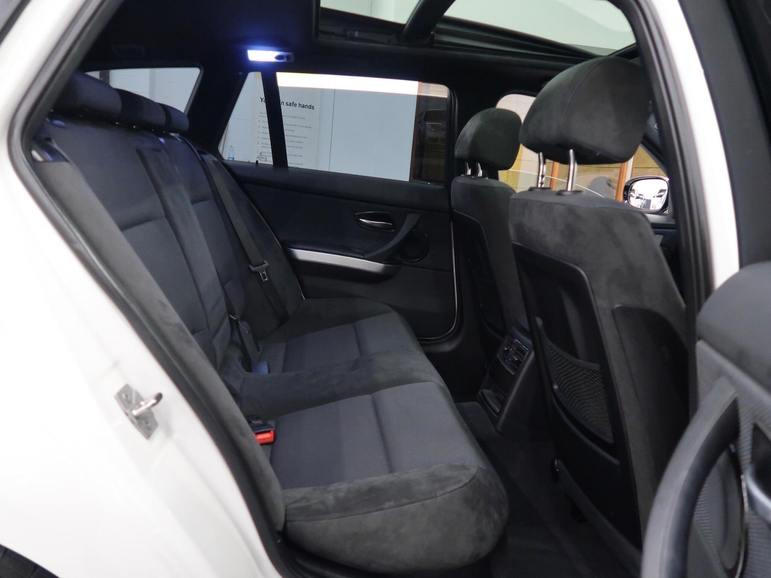 Used BMW 3 Series 2010 for sale - 76042087: Photo 32