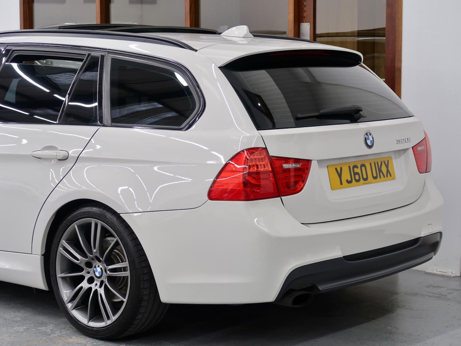 Used BMW 3 Series 2010 for sale - 76042087: Photo 4