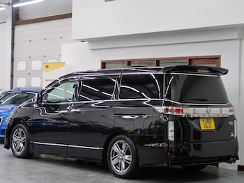 Used Nissan Elgrand 2010 for sale - 75914785: Photo