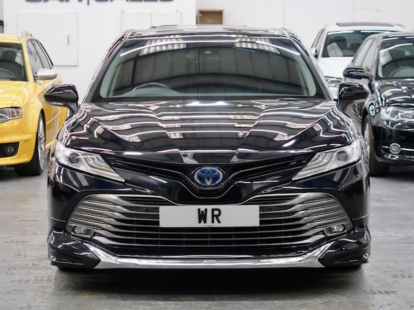 Used Toyota Camry 2020 for sale - 74945510: Photo 2