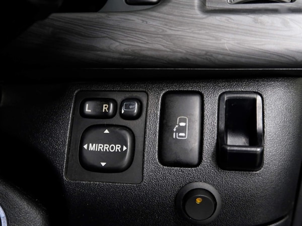 Used Toyota HiAce 2010 for sale - 72371882: Photo 11